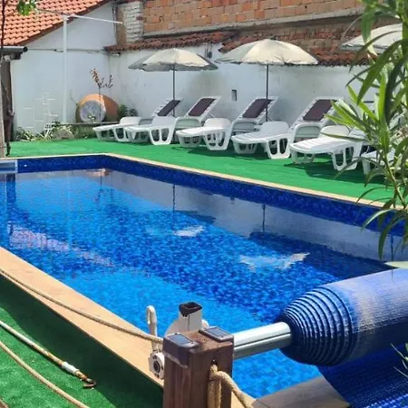 за гости никол