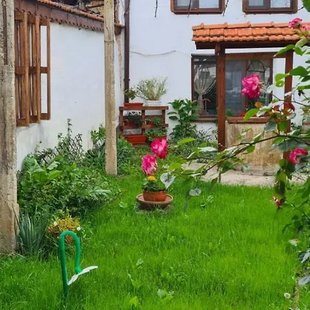 за гости никол Landsted Starosel