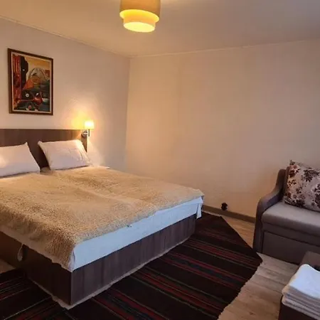за гости никол Country house *