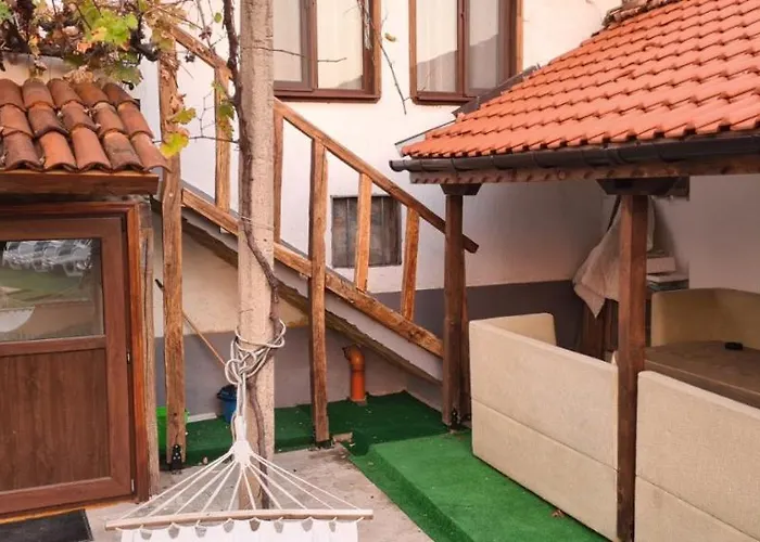 за гости никол Kır Evi