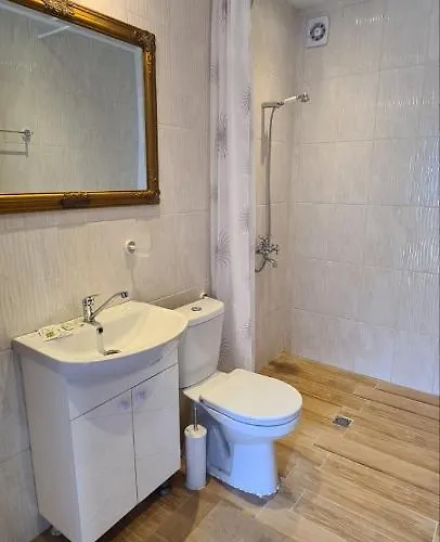 за гости никол Kır Evi *